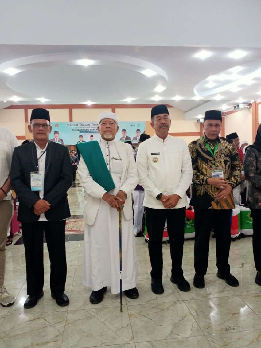 359 Jemaah Calhaj Kloter 10 Embarkasi Medan Diberangkatkan ke Tanah Suci