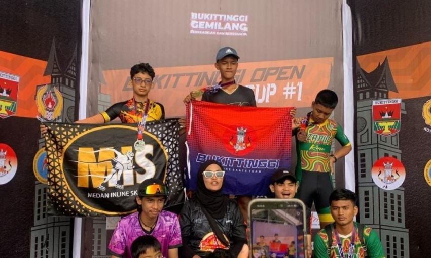 Alhamdulillah ! Dengan 8 Atlet, MIS Medan Juara Umum I Kejuaraan Sepatu Roda Bukittinggi Open Club 2025