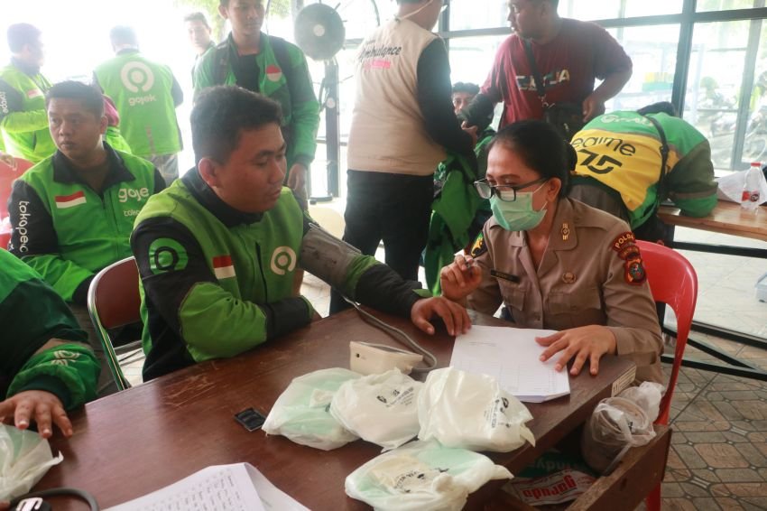 Ratusan Pengemudi Ojek Online Jalani Pemeriksaan Kesehatan Gratis di RS Bhayangkara TK II Medan