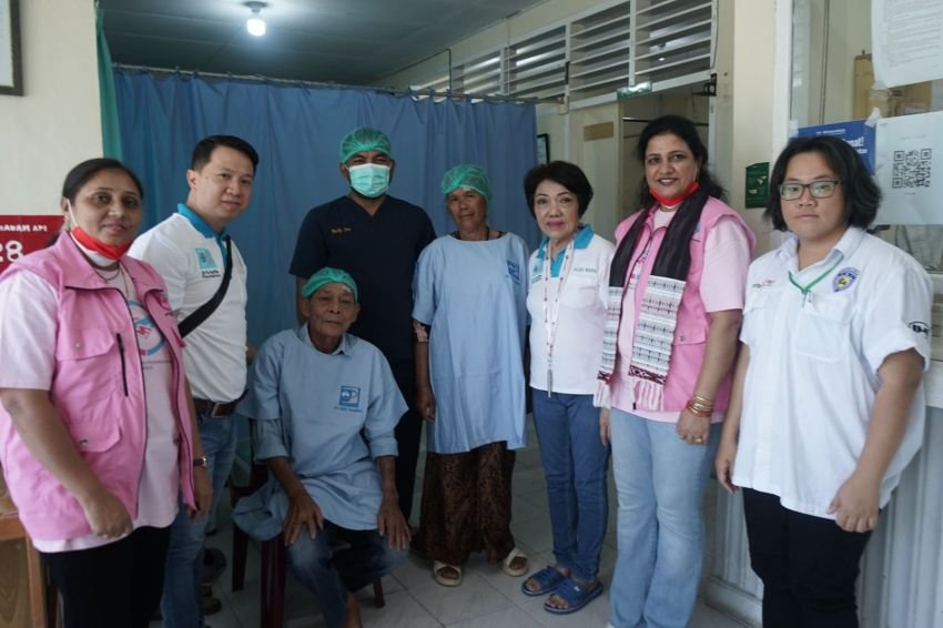 Toba Pulp Lestari Bersama Dr&rsquo;s Koffie Foundation, IEAM, dan Pemkab Toba Gelar Baksos Pelayanan Kesehatan Bagi 800 Masyarakat
