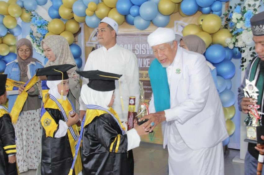 TK IT Jabal Noor Gelar Wisuda Angkatan 2025 dengan Meriah dan Penuh Haru