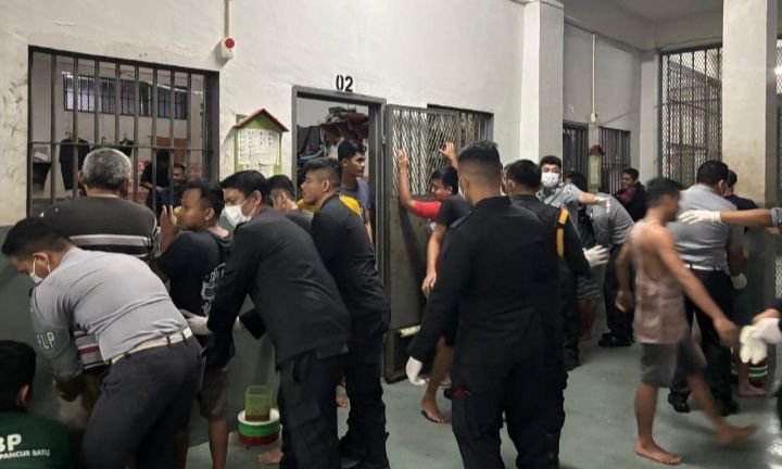 Lapas Kelas IIA Pancur Batu Razia Kamar Hunian