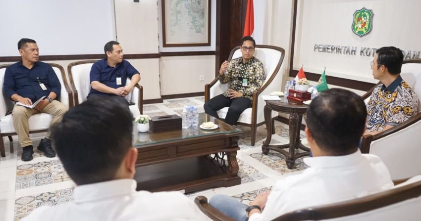 Wali Kota Medan Sambut Baik Tawaran Indosat Pasang Wifi Gratis di Bus Listrik Medan