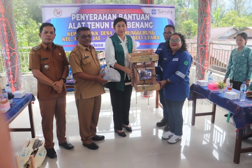 CSR SOL Bantu Petenun Taput Bangkitkan Ekonomi Keluarga