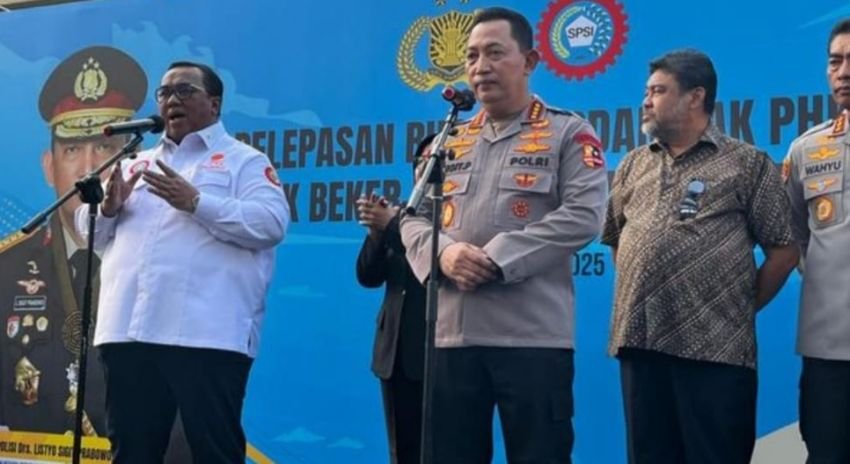 Kapolri Lepas 700 Buruh Korban PHK yang Kembali Bekerja
