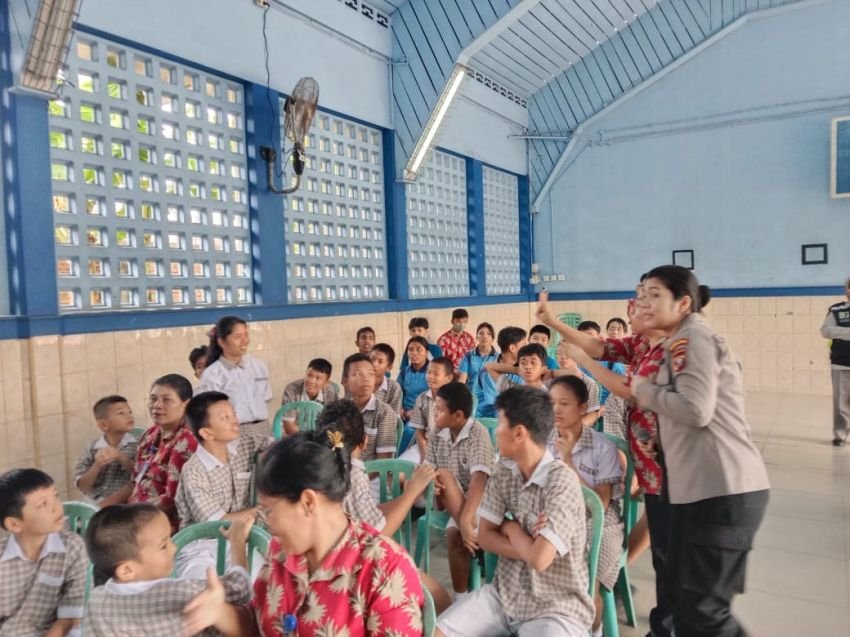 Sambut HUT Bhayangkara ke-76, Bid Dokkes Polda Sumut Gelar Pemeriksaan Kesehatan dan Edukasi di SLB Karya Murni