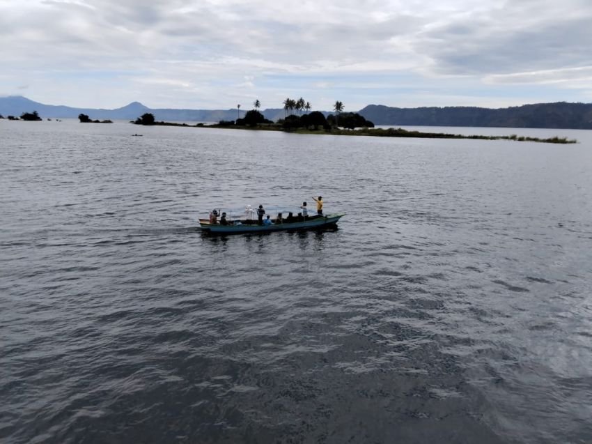 Tim Relawan Pemuda Simanindo Ikut Bantu Pencarian Korban Tenggelam di Danau Toba, Sihol Turnip Berhasil Selamatkan Kandi Malau