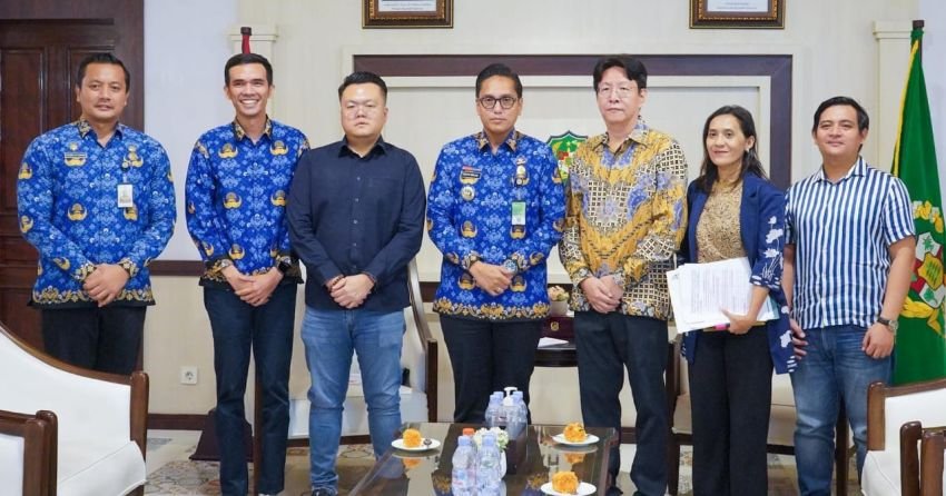 Rico Waas Ingin Tiap Produk Makanan Jelas Cantumkan Label Halal atau Non Halal