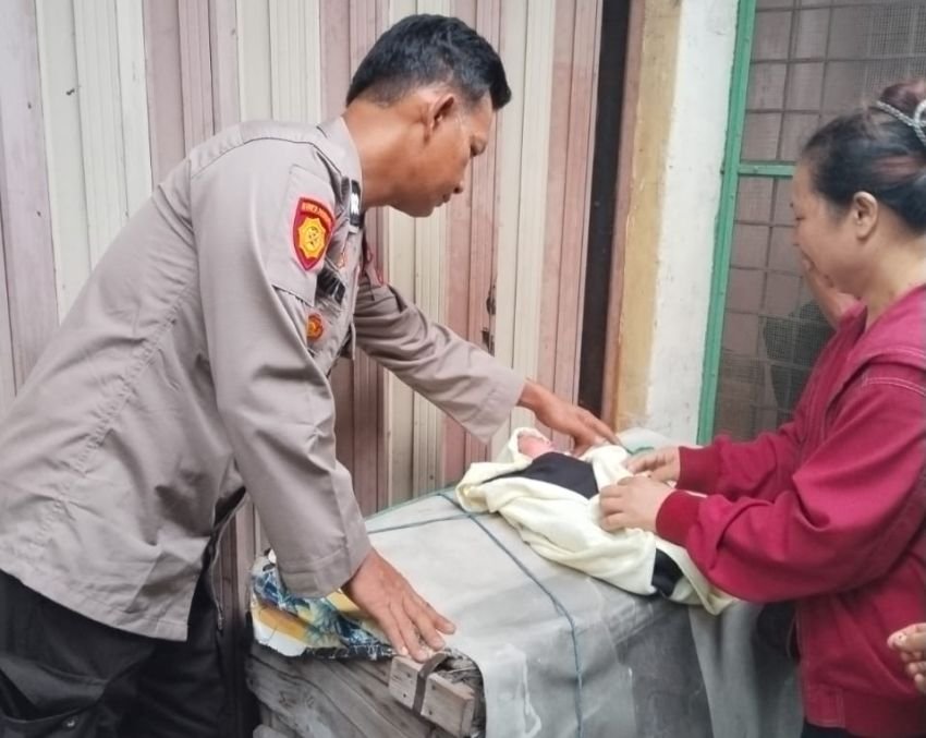 Geger, Bayi Berumur 4 Hari Dibuang-Ditemukan Warga di Lantai Kios Jalan Sambu