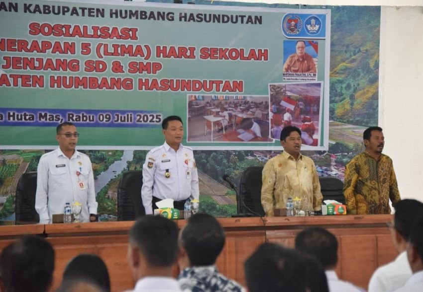 Bupati Humbahas Buka Sosialisasi Penerapan 5 Hari Sekolah Jenjang SD dan SMP