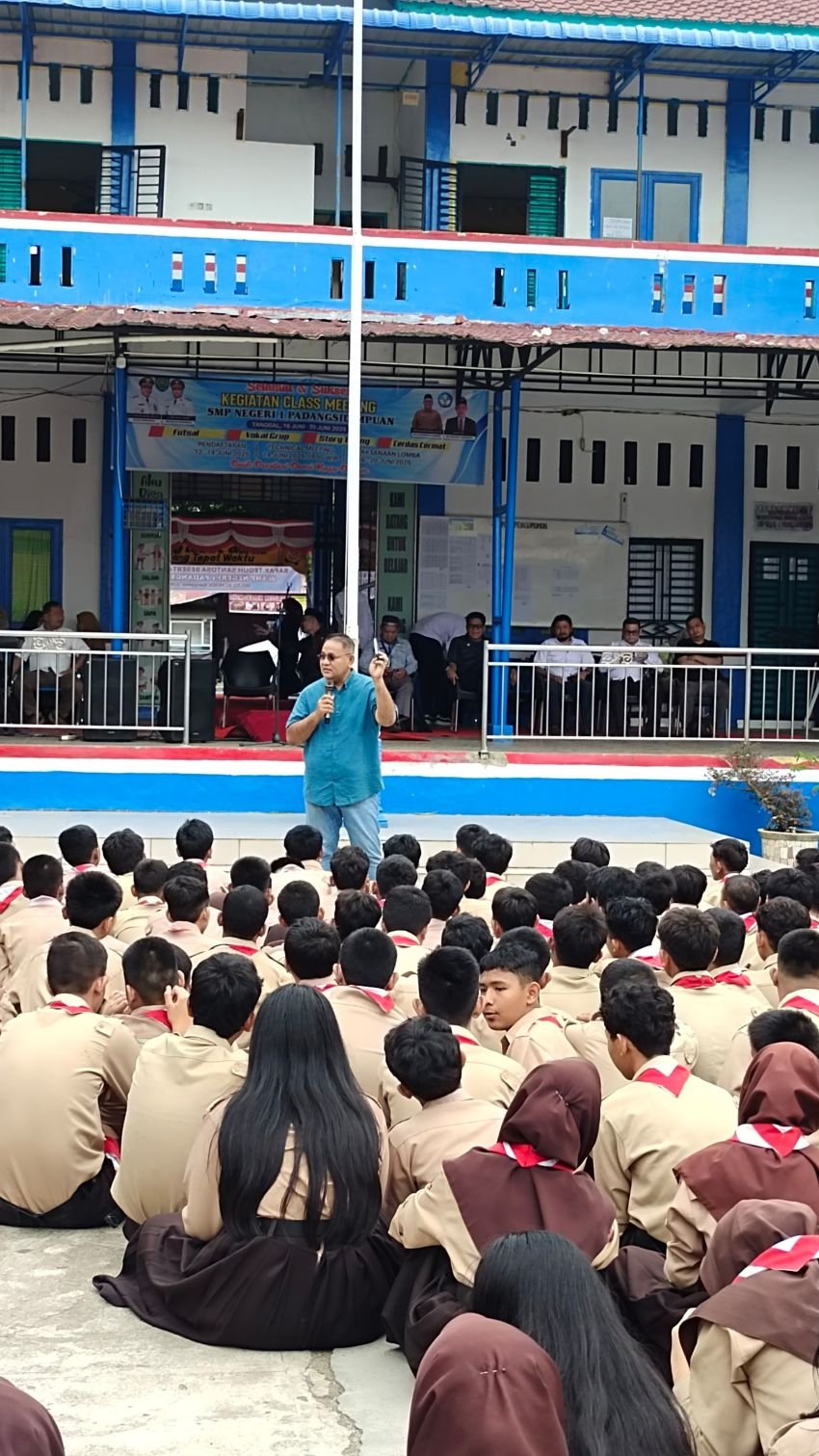 Ketua Umum JMSI Motivasi Siswa SMPN 1 Padangsidimpuan, Tanya Siapa yang Mau Jadi Astronot