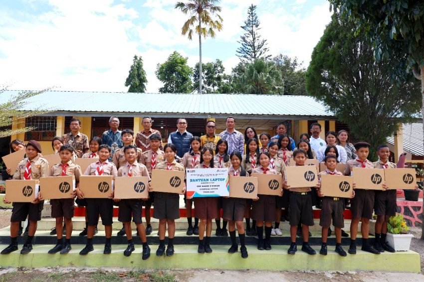 Dukung Transformasi Digital Pendidikan, INALUM salurkan bantuan 16 Unit Laptop untuk SMP Negeri 2 Harian