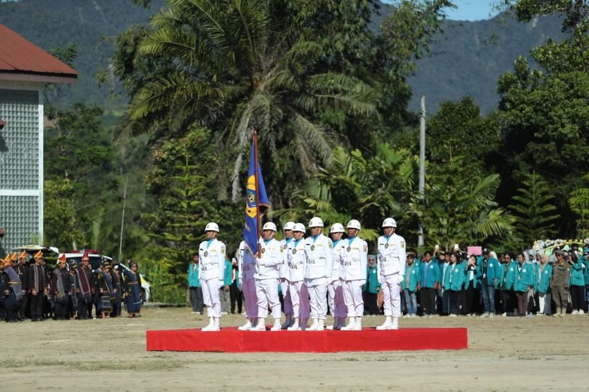 Bupati Pimpin Upacara Hari Jadi ke-22 Kabupaten Pakpak Bharat; Dilanjutkan Dengan Sidang Paripurna di Gedung Dewan, Potong Kue Ulang Tahun
