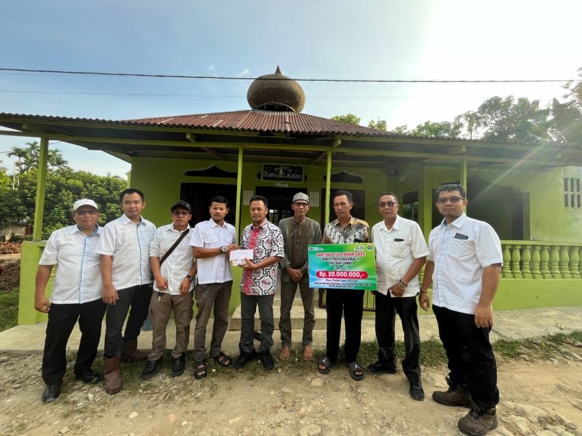PTPN IV Regional II PKS Bah Jambi Salurkan Bantuan TJSL Rehab Mushollah Bah Joga