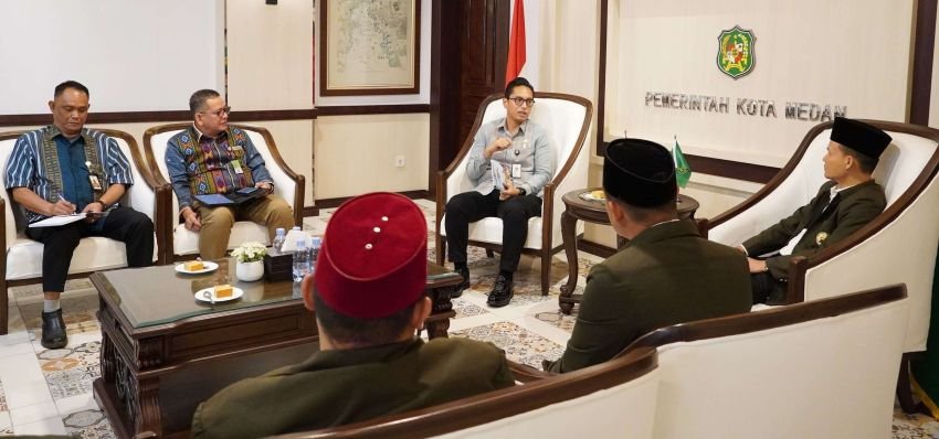Rico Waas Ajak DMI Bersinergi Wujudkan Masjid Sebagai Pusat Kegiatan Keagamaan dan Sosial