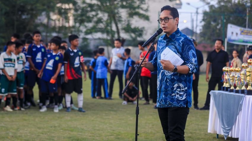 Rico Waas Tutup Turnamen Gala Siswa Indonesia 2025 Tingkat SMP Se-Kota Medan
