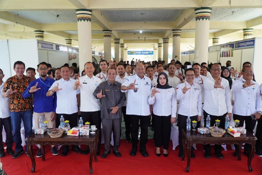 Syah Afandin Buka Job Fair 2025, Sediakan 1.600 Lowongan Kerja