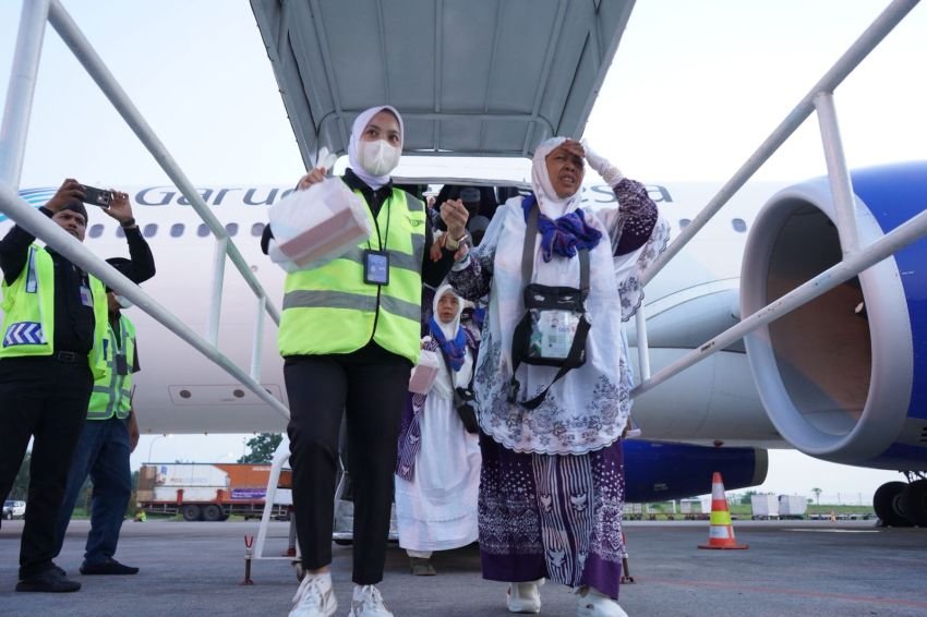 Jemaah Haji Kloter 20 Kembali Kembali ke Tanah Air Utuh