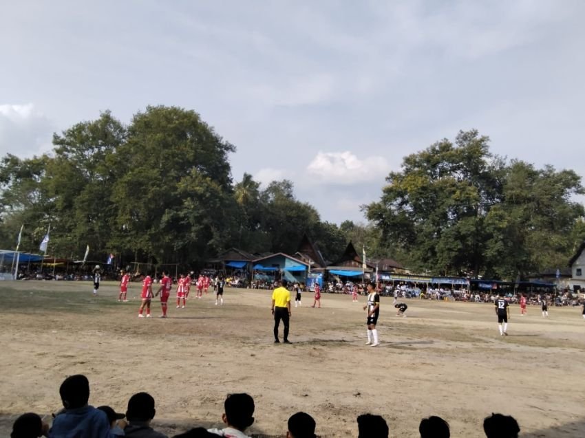 Bupati Cup III Samosir, Tomok FC Kalahkan Senja Cinta Dame FC