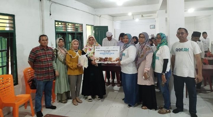 Peringati Pelindo Day 4 Tahun 2025 Pelindo Regional I Bagikan Sembako Untuk Yatim Piatu