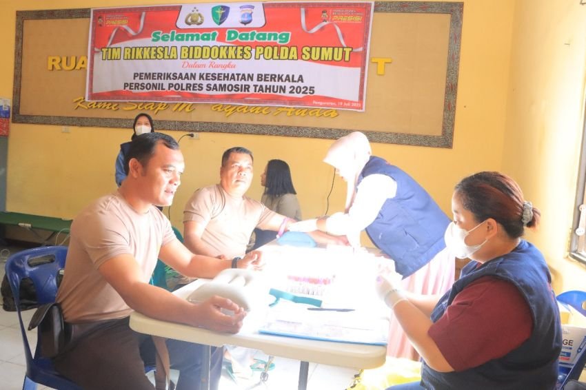 Biddokkes Polda Sumut Periksa Kesehatan Berkala Anggota Polri dan ANS Polres Samosir
