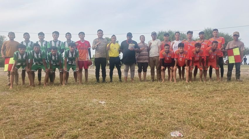 Polri Dukung Turnamen Sepak Bola Kiyam di Tepi Laut Bagan Kuala Sambut HUT RI ke-80