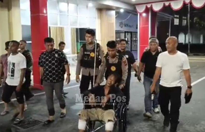 Tampang Dukun Pelaku Pembunuhan di Deli Serdang, Terduduk di Kursi Roda-Kedua Kaki Ditembus Peluru