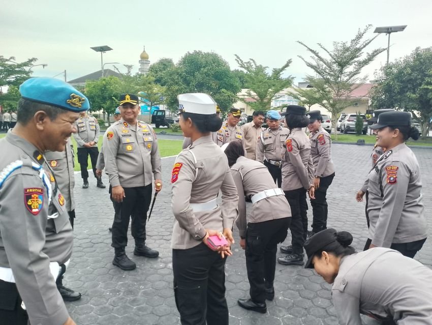 Menjelang HUT Polwan ke 77, Kapolres AKBP Doly Nelson H H Nainggolan Pimpin Giat Gaktibplin Polwan Polres Batu Bara