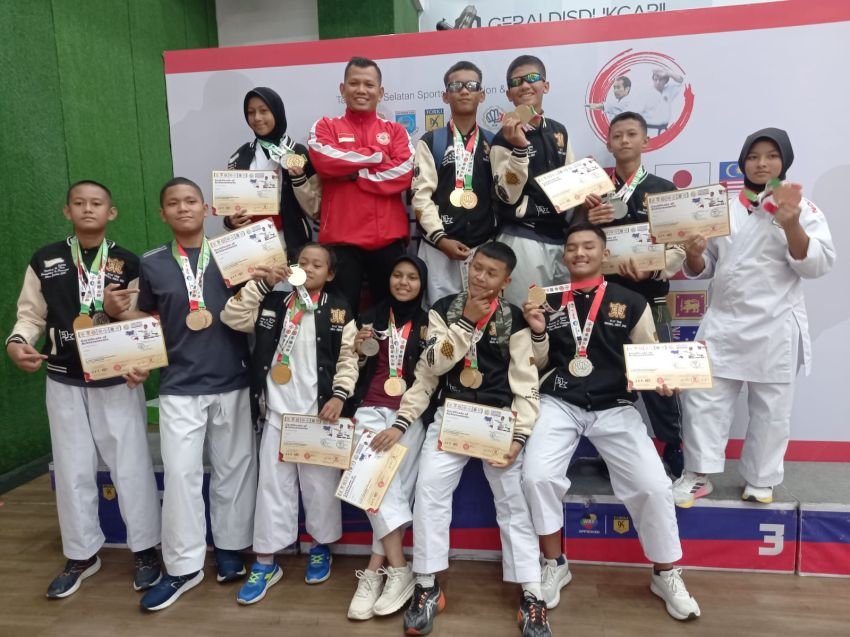 Karateka Gabdika Sumut Bawa Pulang 10 Medali dari Kejuaraan Asia-Pasifik 2025 di Banten