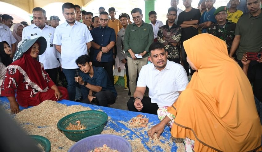 Bobby Nasution Dengar Langsung Keluhan Warga Pesisir Labura dan Dukung UMKM