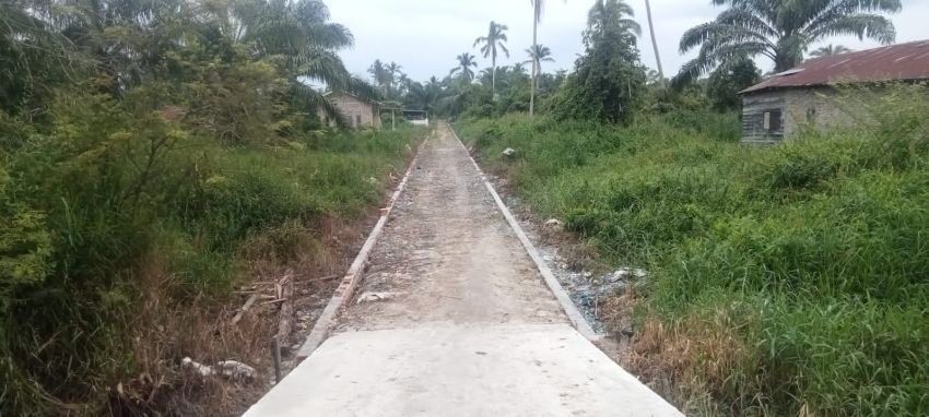 Pembangunan Jalan di Gang Mawar Sepanjang 170 Meter dan  Lebar 3 Meter Anggaran Pribadi Warga