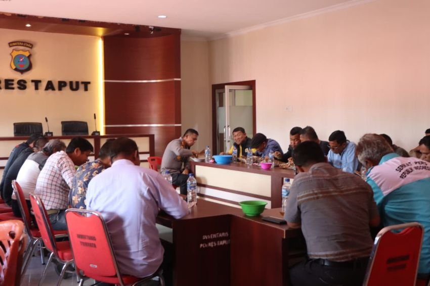 Kapolres Taput Undang Wartawan Makan Siang Bersama