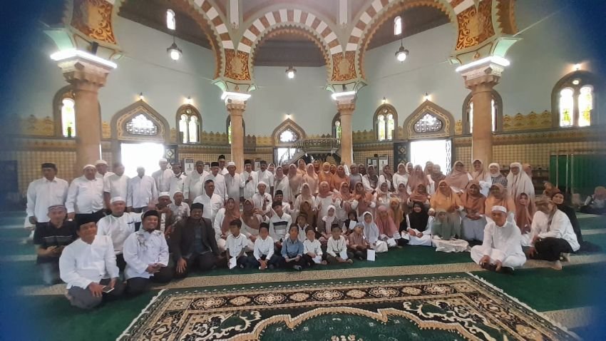 IKAL SMA Negeri 6 Peringati Maulid Nabi dan Santuni Yatim Piatu Anak Alumni