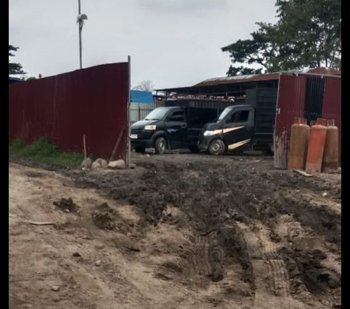 Diduga Gudang Pengoplos Gas 3 Kg Bersubsidi Beroperasi di Pasar 7 Desa Manunggal
