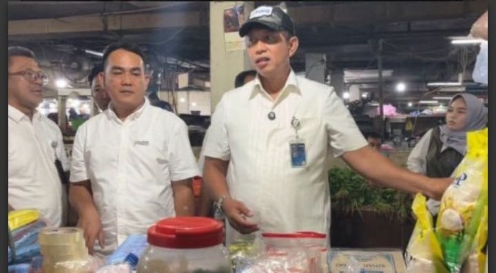 Dirut Bulog Sidak Pasar Petisah Medan,  Pastikan Beras SPHP Tersalur Hingga Pasar Tradisional