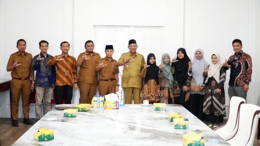 Syah Afandin Lepas Putri Langkat Wakili Sumut di MTQ Mahasiswa Nasional