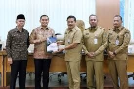 Sekdaprov Serahkan Rancangan KUA dan PPAS Perubahan APBD 2025 ke Banggar DPRD Sumut