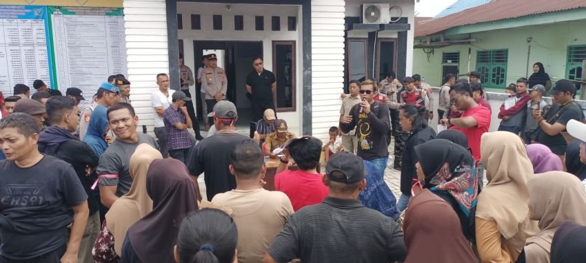 Di Demo Proyek Fiktir, PJ Kades Kampung Baru Pasrah, Ketua BPD Tantang Warga