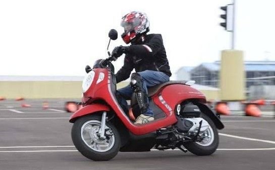 Tips Aman: Menyalip Perhitungkan Resiko