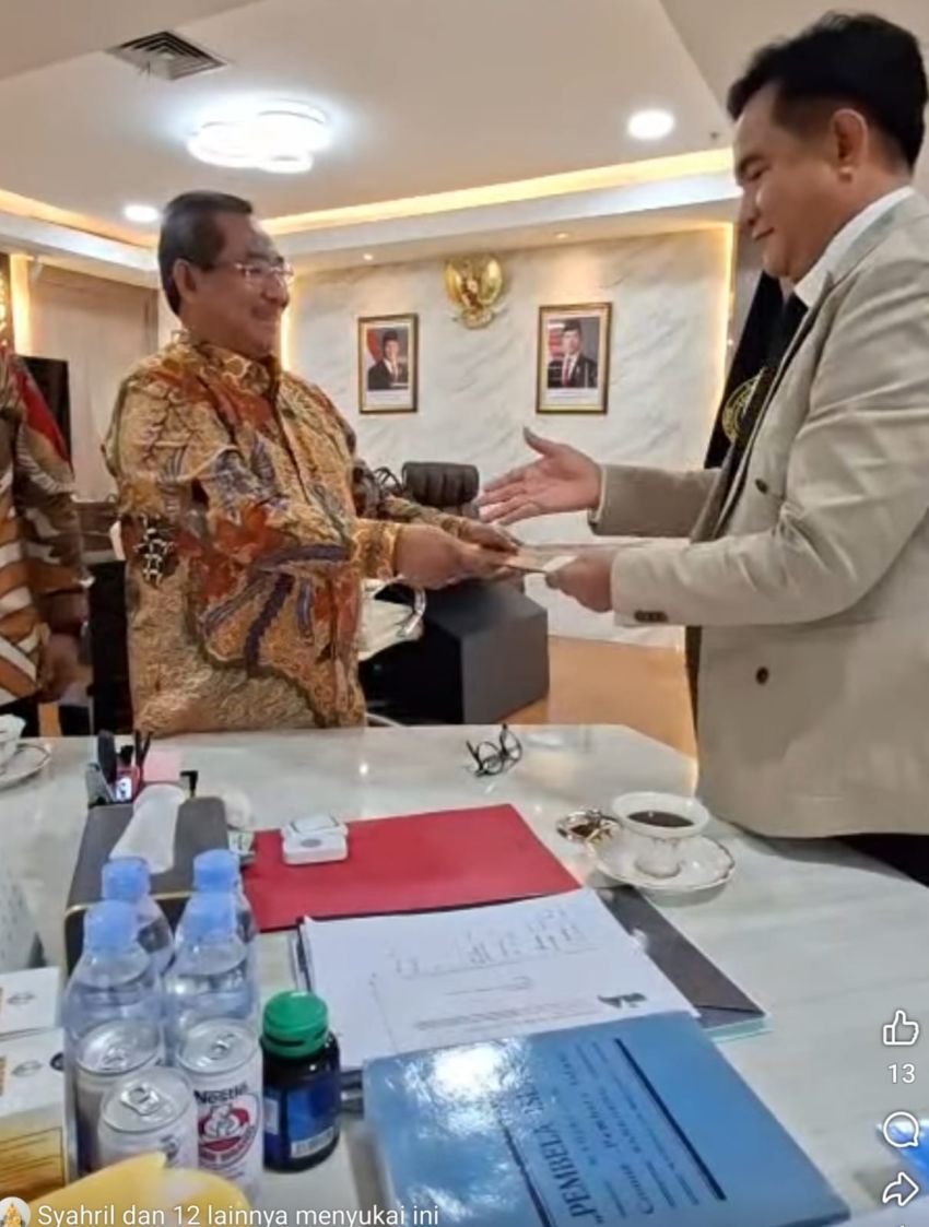 Terima SK, Prof. Dr. Yusril Ihza Mahendra Ditetapkan Sebagai Ketua Dewan Penasihat Pengurus Besar MABMI