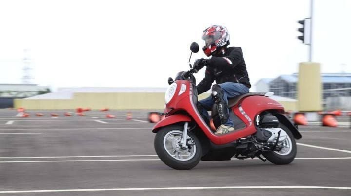 Tips Aman: Menyalip Perhitungkan Resiko