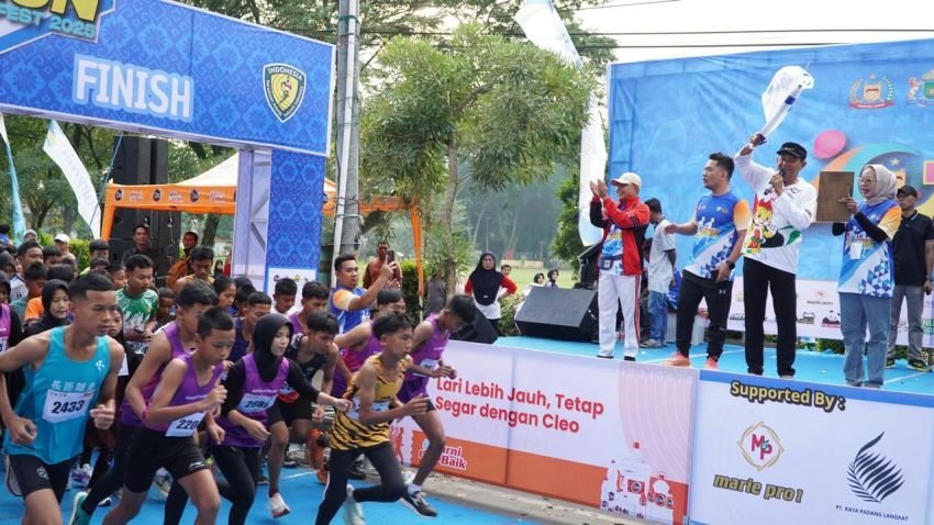 Dihadiri Utusan Khusus Presiden, Bupati Langkat Lepas 3.350 Peserta Langkat Run Fest 2025