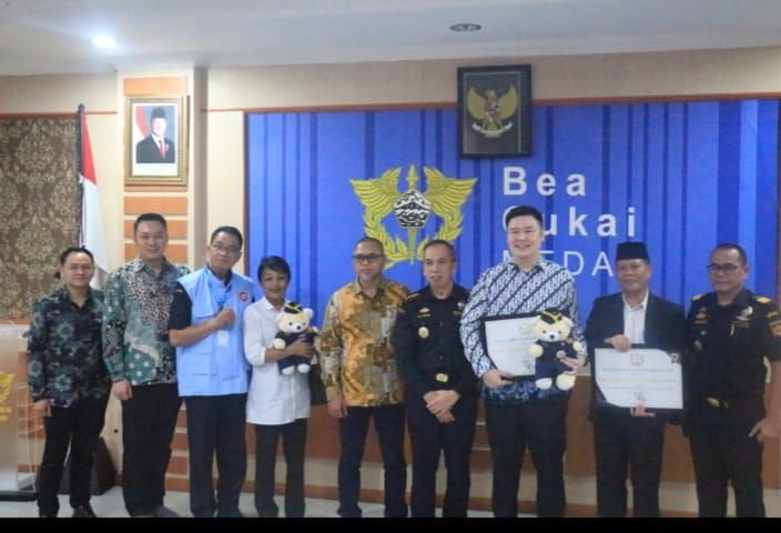 Bea Cukai Medan Beri Penghargaan Kepada Mitra Kerja dan Pegawai Terbaik 2025