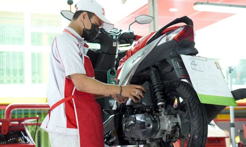 Bedanya Servis Rutin vs Servis Berat, Kapan Harus ke AHASS?