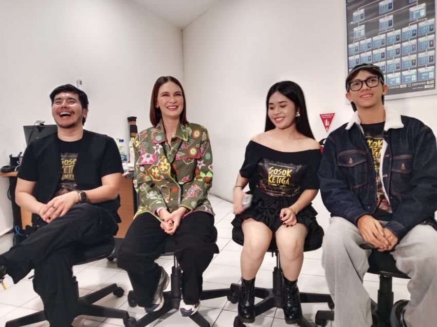 Membludak Penonton Penuhi 7 Studio, Screening Film  "Sosok Ketiga Lintrik" di Medan