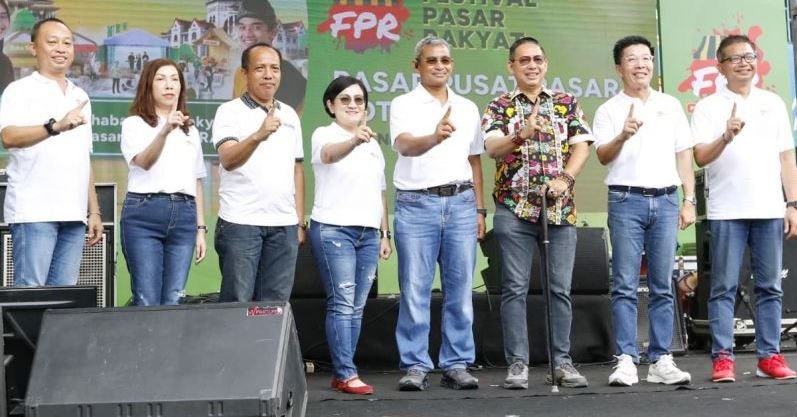 Buka Festival Pasar Rakyat, Rico Waas: Momentum Untuk Meningkatkan Ekonomi UMKM dan Pedagang