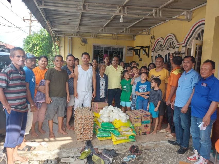 Anggota DPR RI Maruli Siahaan Berikan Bantuan Kepada Warga Griya Martubung Korban Banjir