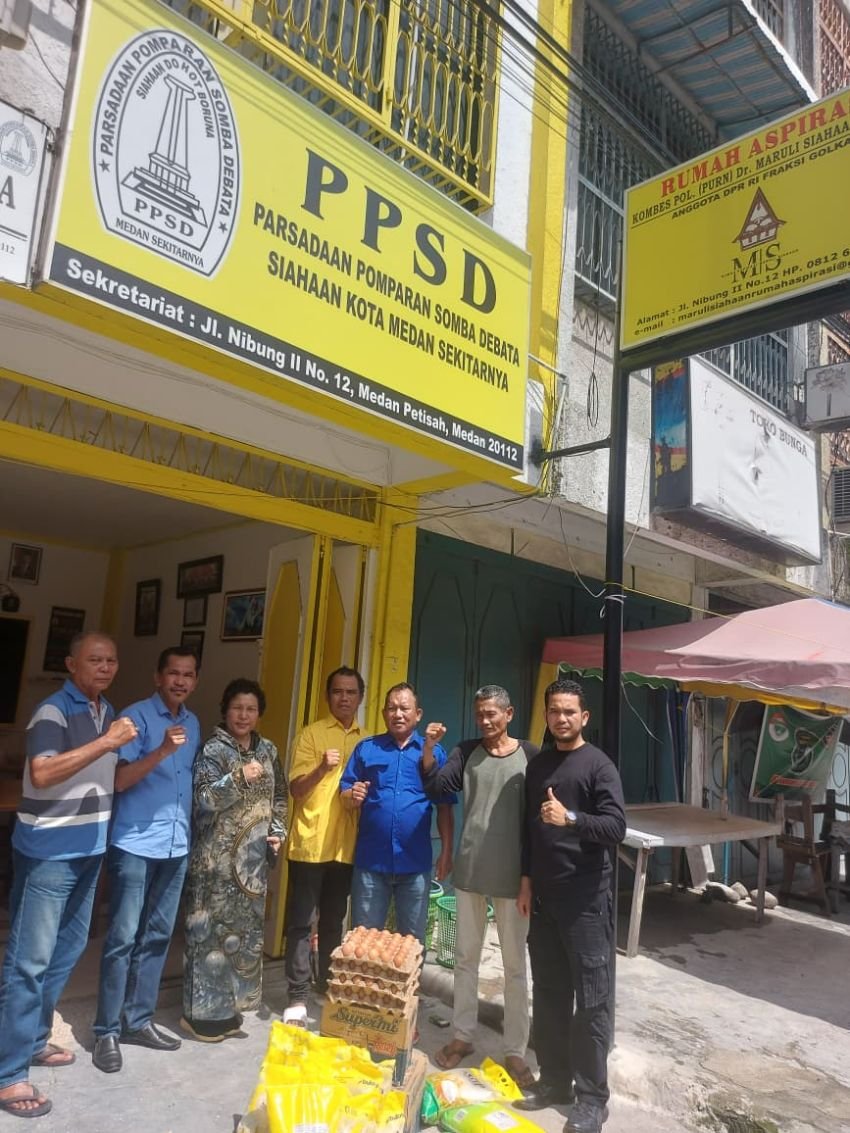 Anggota DPR RI Maruli Siahaan Berikan Bantuan Kepada Warga Helvetia dan Kwala Bekala Korban Banjir