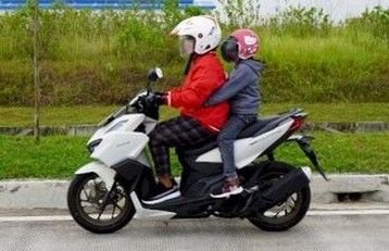 Cari Aman Saat Berkendara Bersama Anak, Perhatikan Hal Ini