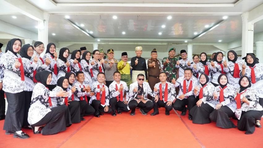Bupati Langkat Apresiasi Perjuangan Guru, Pemerintah Akan Terus Tingkatkan Kesejahteraan Dan Kompetensi